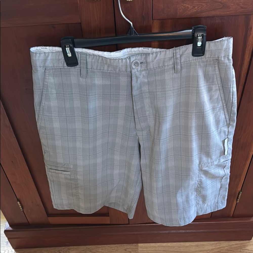 Attack Life by Greg Norman Light Gray Cargo Shorts